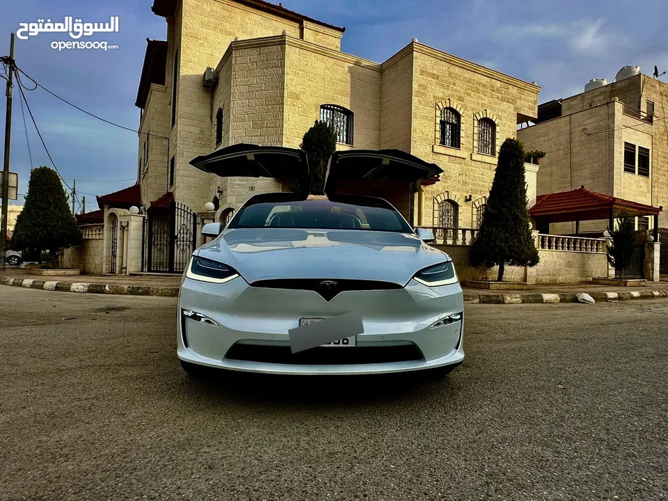 Tesla x 2022 long range  شلك البليد