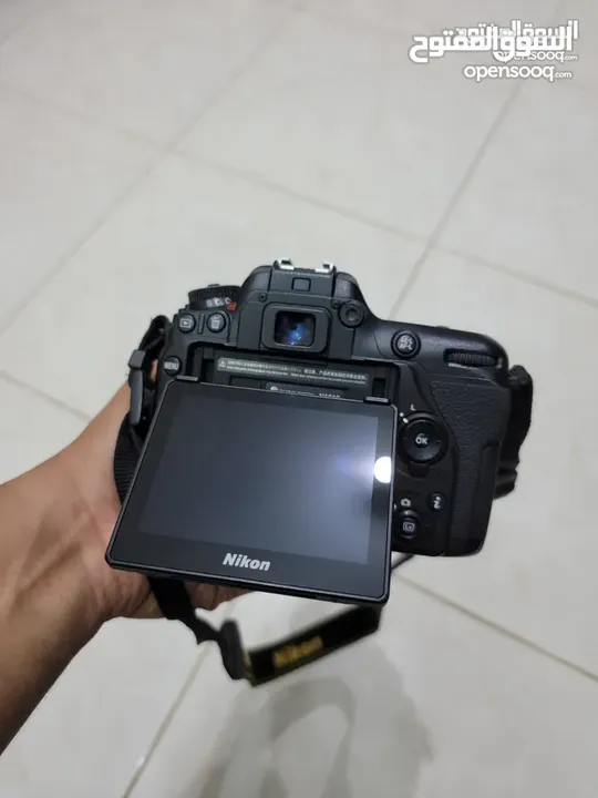 كاميرا nikon 5200D للبيع مستخدم نضيف شبه جديد