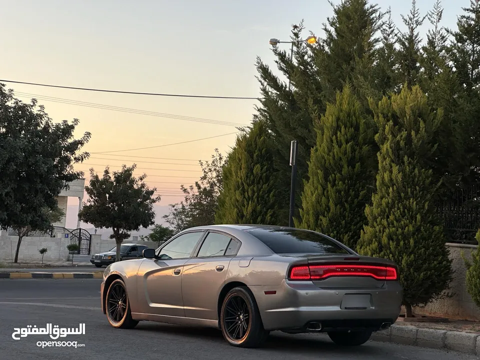 Dodge charger model 2011 (3600cc) for sale