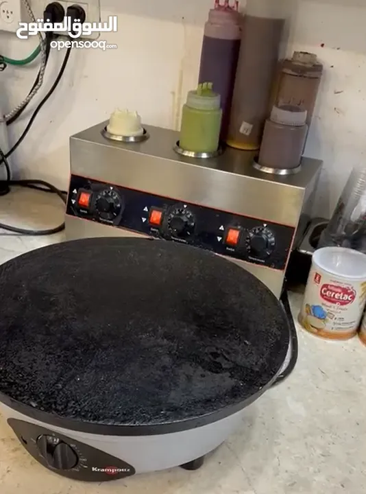 عدة محل كوكتيل كاملة مع طاولات وكراسي للبيع