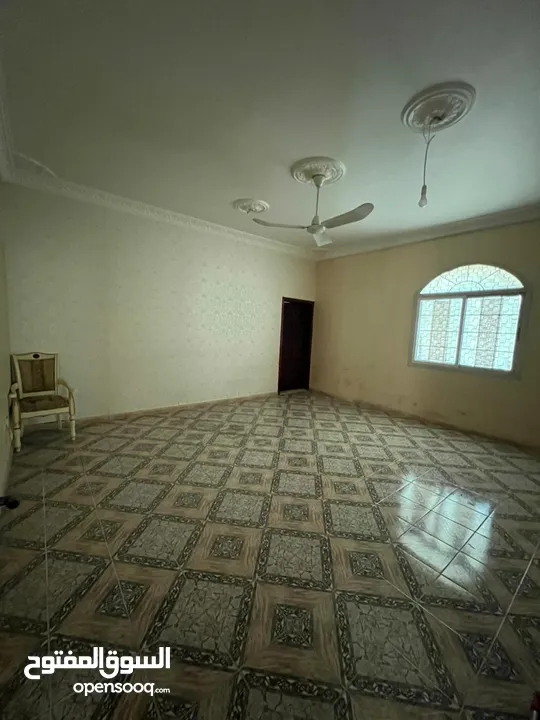 فيلا كبيرة بعدد 10 غرف في الورقاء 3 - للبيع - Villa With 10-Bedroom in Al Warqaa 3 - For Sale
