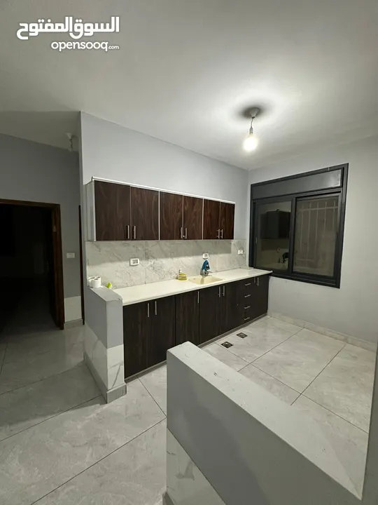 للايجار شقة مفروشة وشقة بدون عفش بنفس العمارة ط1