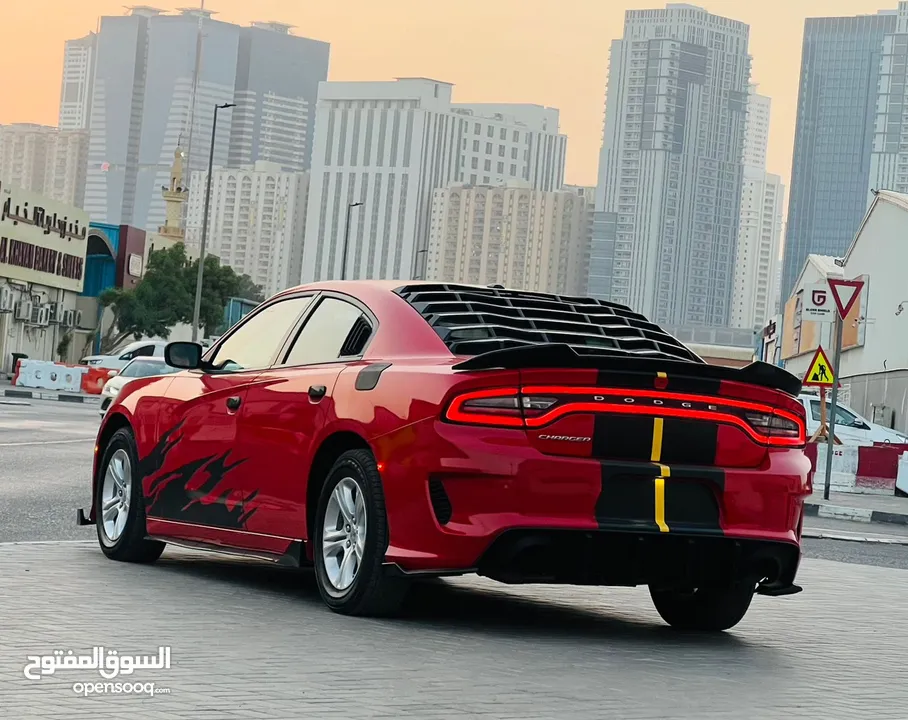 دوج شالجر وارد كندا موديل 2022 كيلومتر 25000