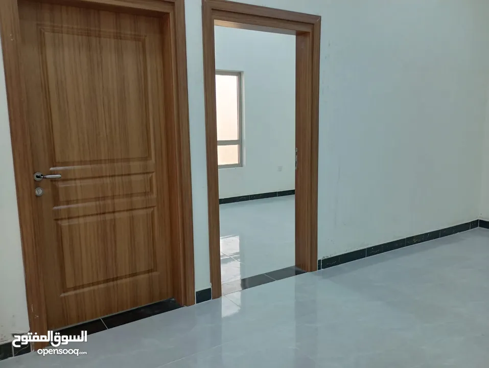 شقة حديثة مكتبية للإيجار في حي عمان