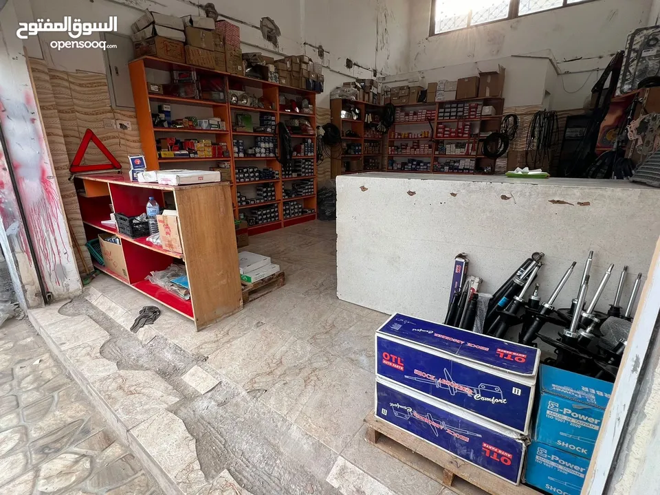 محل قطع سيارات للبيع كامل