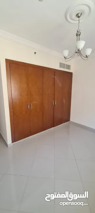 55,000 درهم سنويًا 3 غرف (إحداها ماستر) + صالة و3 حمامات بإطلالة بحرية خلّابة ، قريب من مخرج دبي