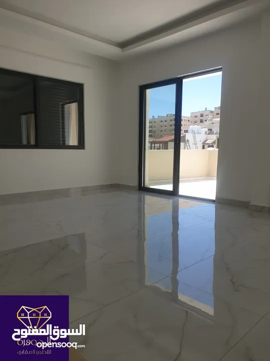 طابق اخير مع روف دوبلكس فاخر لم يسكن لقطه وبسعر مغري جداااا عرض خاص يا بلاش في أرقى واجمل مناطق خلدا