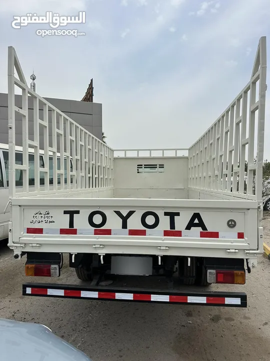 Sal Toyota lorry 2010  5 meter