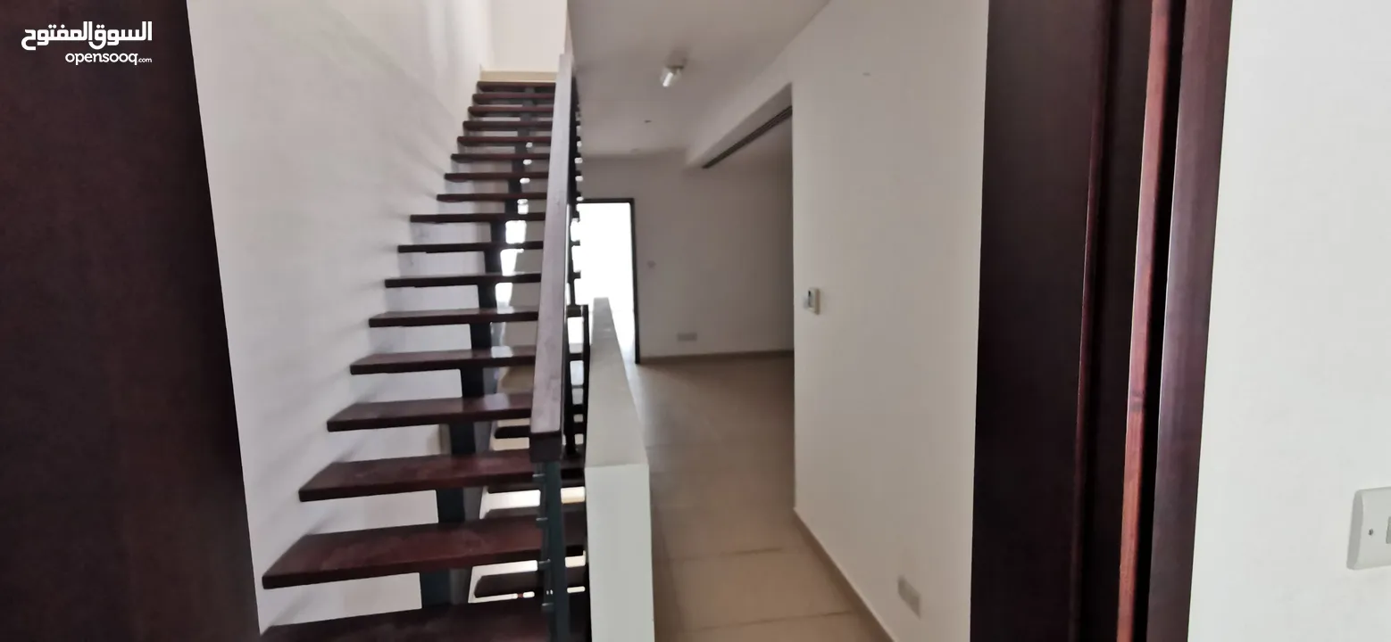 4 Bedroom villa in Al Mouj  فيلا في الموج