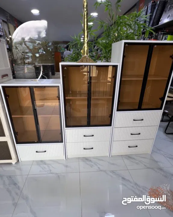 خزانة العرض الفاخرة – ترتيب + فخامة + أناقة بقطعة وحدة