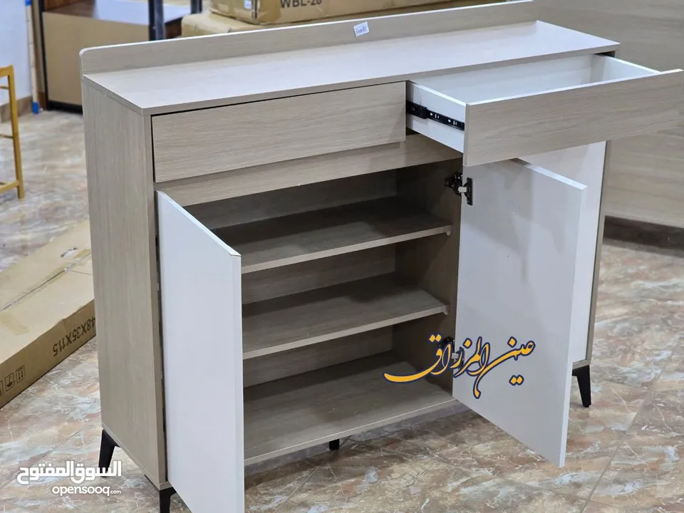 بتصميم أوروبي فاخ  خزانة بثلاث دفات بالحجم السوبر