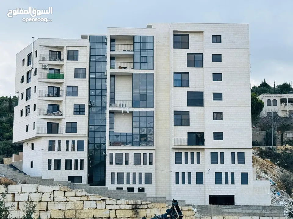 شقة  طابقية سكنية جديدة للبيع