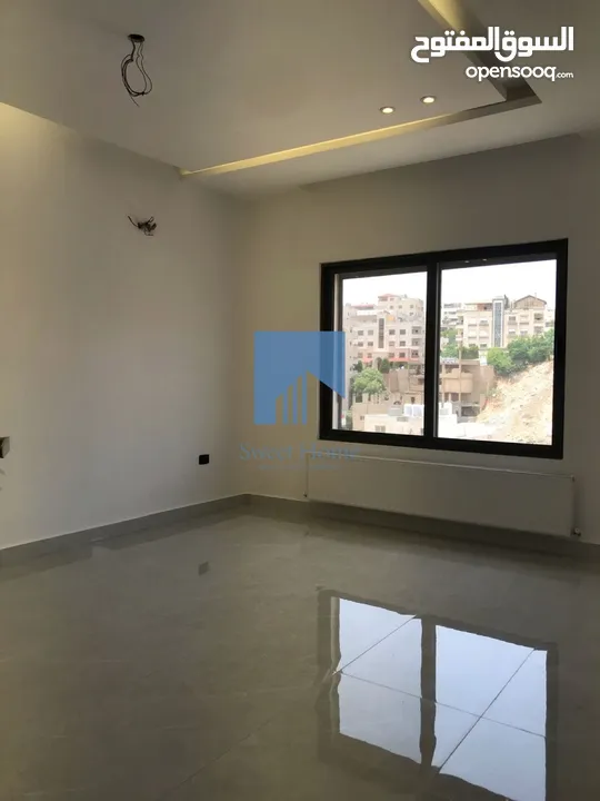 شقة فاخرة للبيع في الكرسي - خلف إدارة السير 165م مع ترس 25م تشطيب سوبر ديلوكس لم تسكن