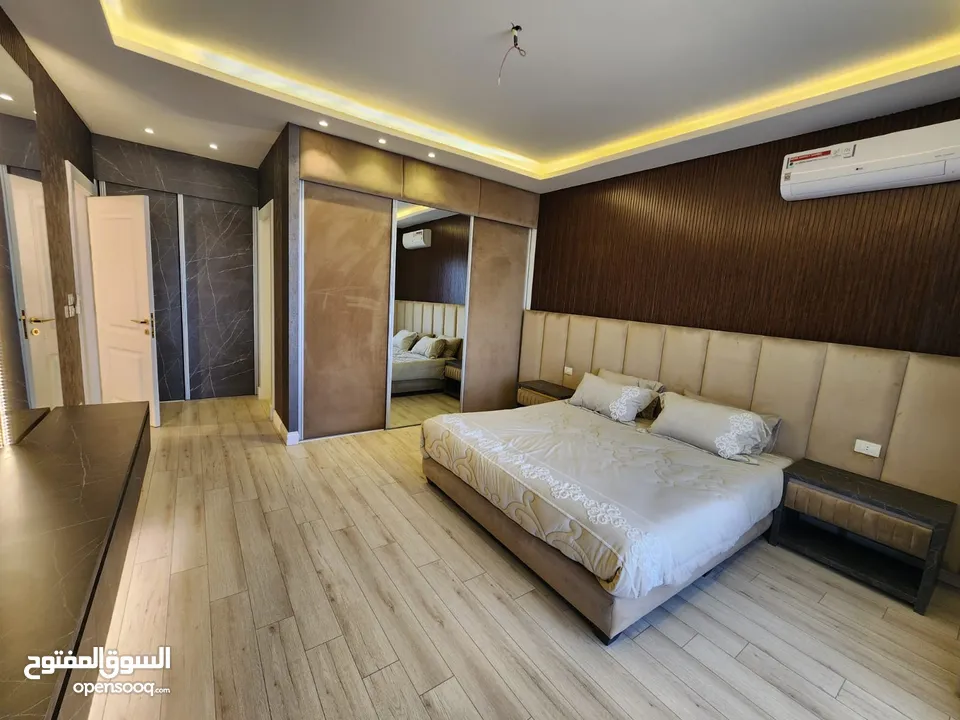شقة فاخرة فارغة او مفروشة للبيع او للإيجار بمواصفات فيلا - ref : 14561