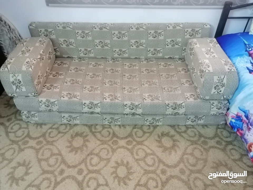 طقم فرشات عربي مستعمل بحالة ممتازة للبيع