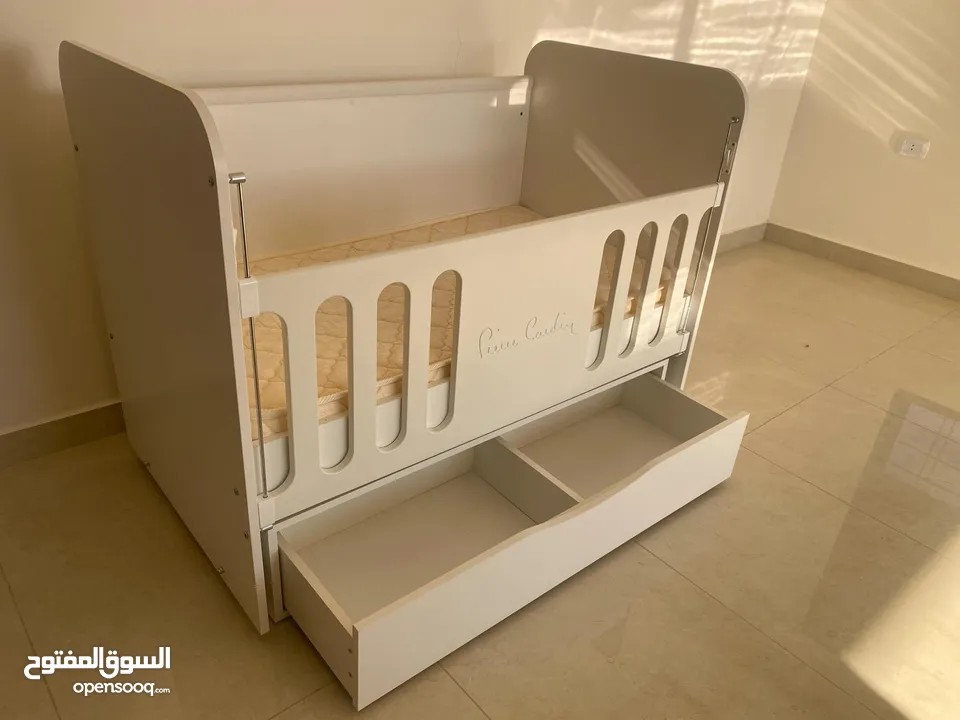 تخت بيبي للبيع