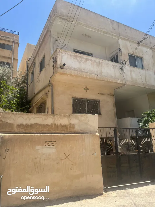 عمارة للبيع بسعر مغري بجبل الشمالي خطوتين وتكون بسوق الشمالي خلف KRG عمارة بتجننن ونضيفه ممتز