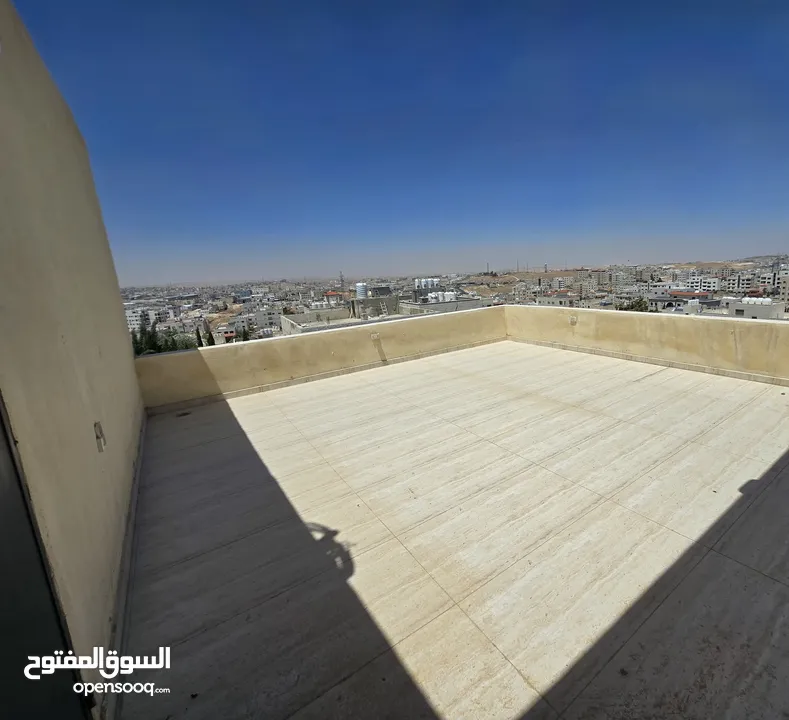 شقة يوبر ديلوكس طابق اخير مع روف مساحة 209 م ابو علندا إسكان الكهرباء