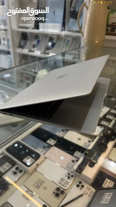 MacBook Air 2020 M1 / Battery : 92% 8G ram / 256GB