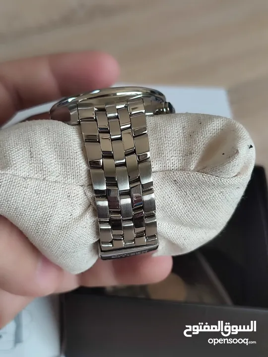 CITIZEN Eco-Drive (تعمل بالطاقة الضوئية لا تحتاج بطارية)