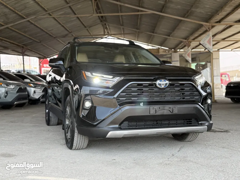 تويوتا راف فور ((2023)) XLE بريميوم، بطارية ليثيوم، فحص كامل، فل كامل، فورويل، حره، بسعر مميز..