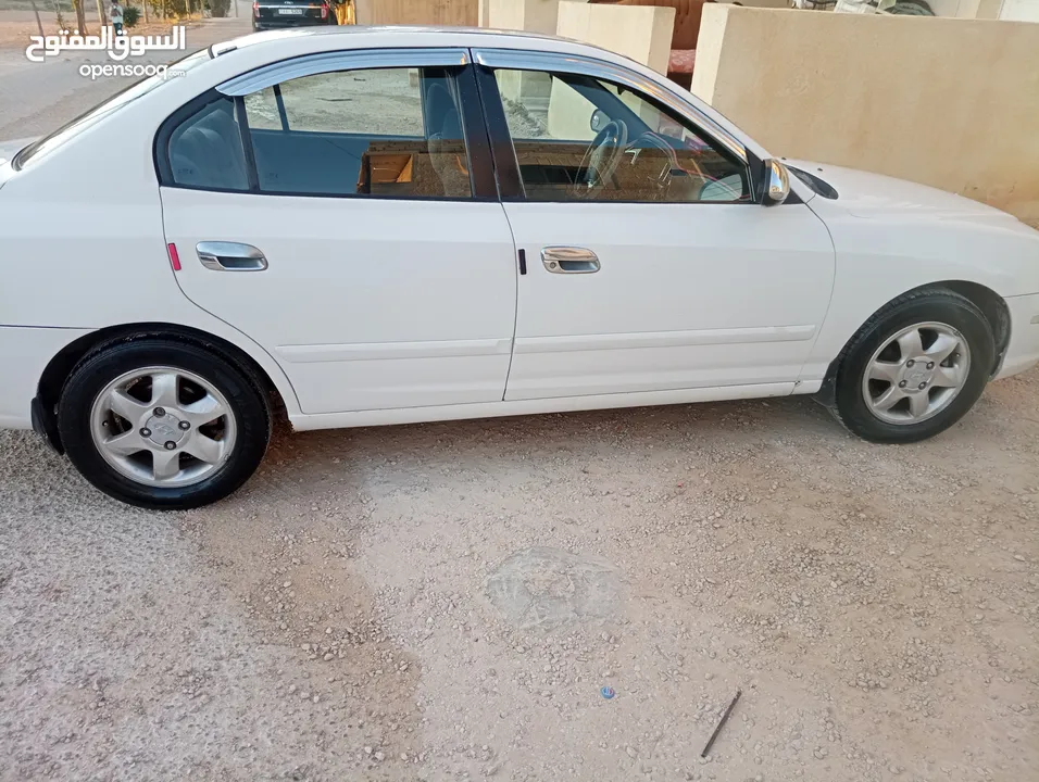 البيع كاش بداعي السفر XDافانتي موديل 2002