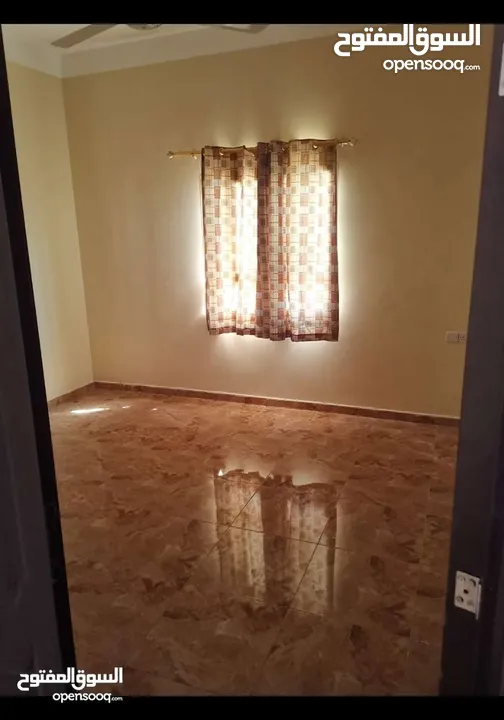 شقة للإيجار في ولاية عبري منطقة هجار flat for rent in Ibri 1st floor