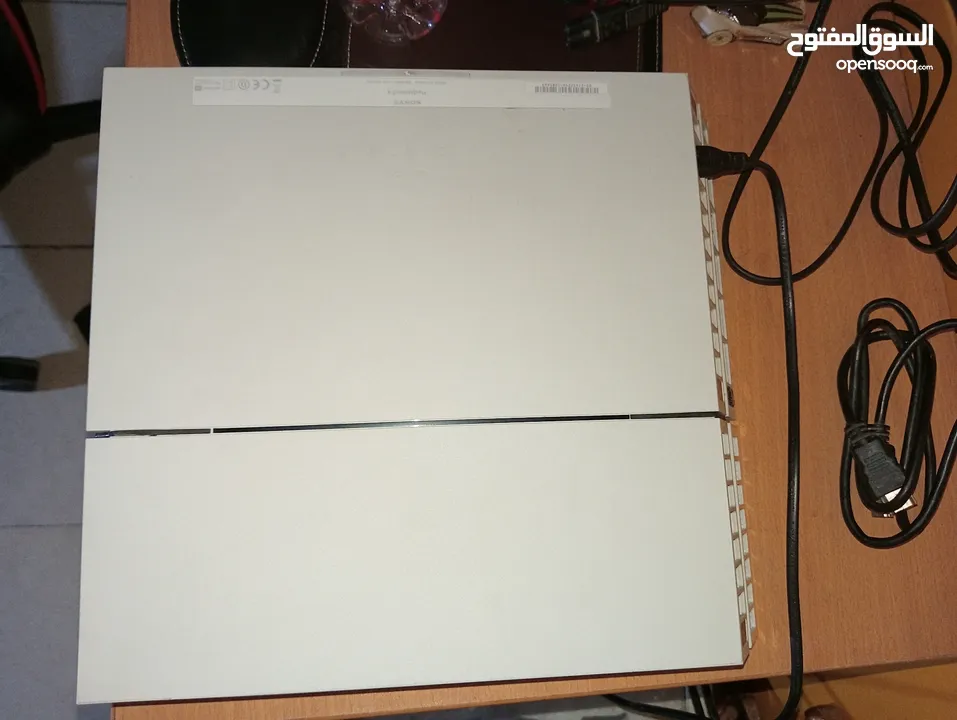 PS4 Standard Edition - White  Playstation in Great Condition
