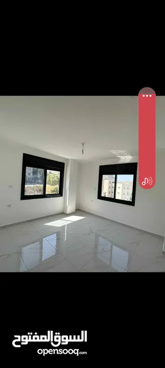 شقه مع حديقه للبيع في منطقه بيرزيت