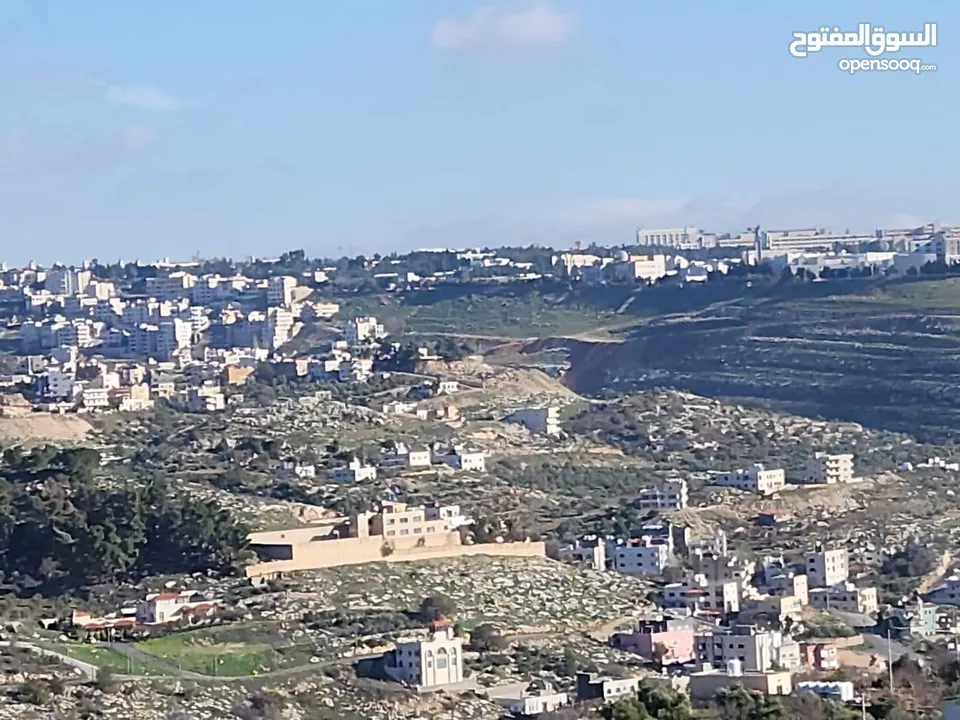 ارض مميزة 700 متر في ابو نعير ذات اطلاه عاليه على مسجد الحدائق وابراج السادس تبعد عن دوار الشعب 10د