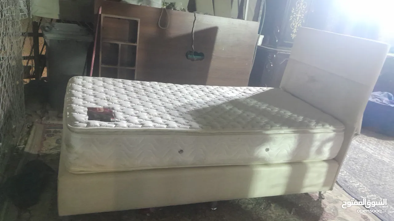 اثاث مستعمل مشكل وغرف نوم وكنب وخزائن وثلاجات ونثريات