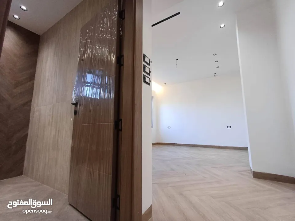 شقة فاخرة لم تسكن بعد