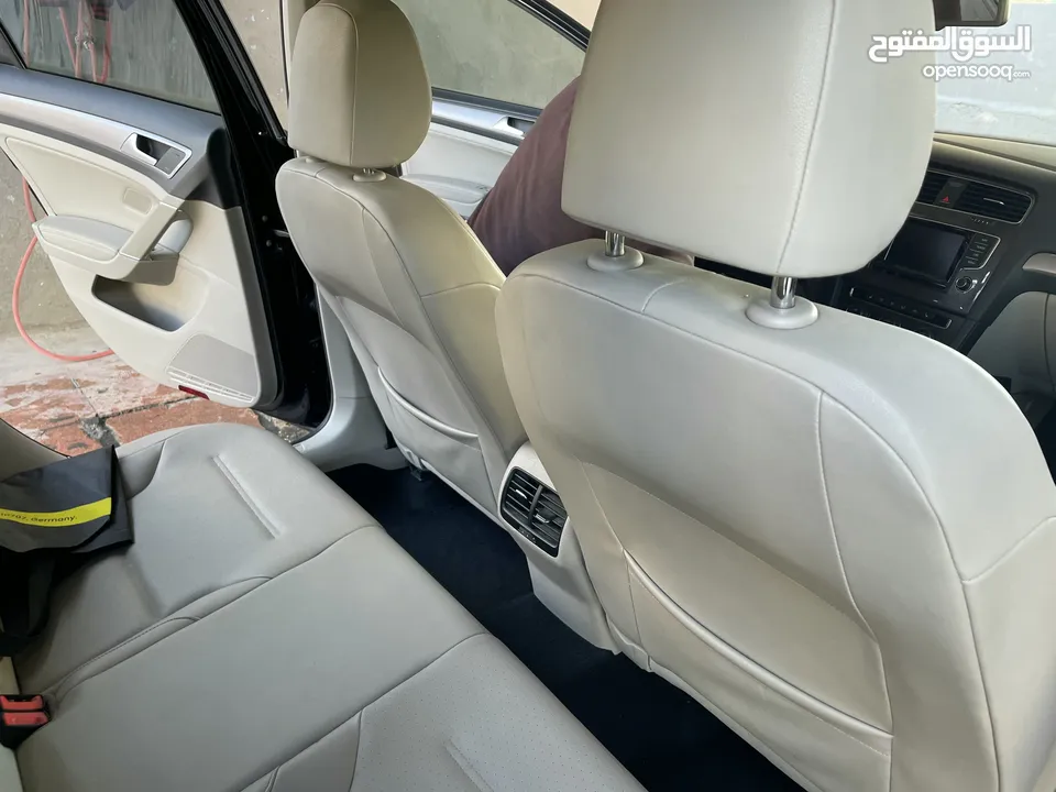 السيارة استعمال شخص واحد بحالة ممتازةegolf 2015 فل كامل صنف بريميوم
