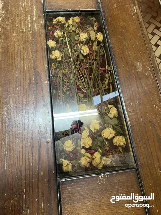طاولة وسط لون بني