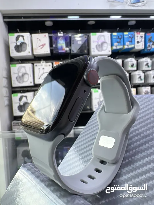 Used Apple Watch Series 6 (44mm)  ساعة ايفون الاصدار السادس قياس 44 مم مستعملة بحالة ممتازة ////////