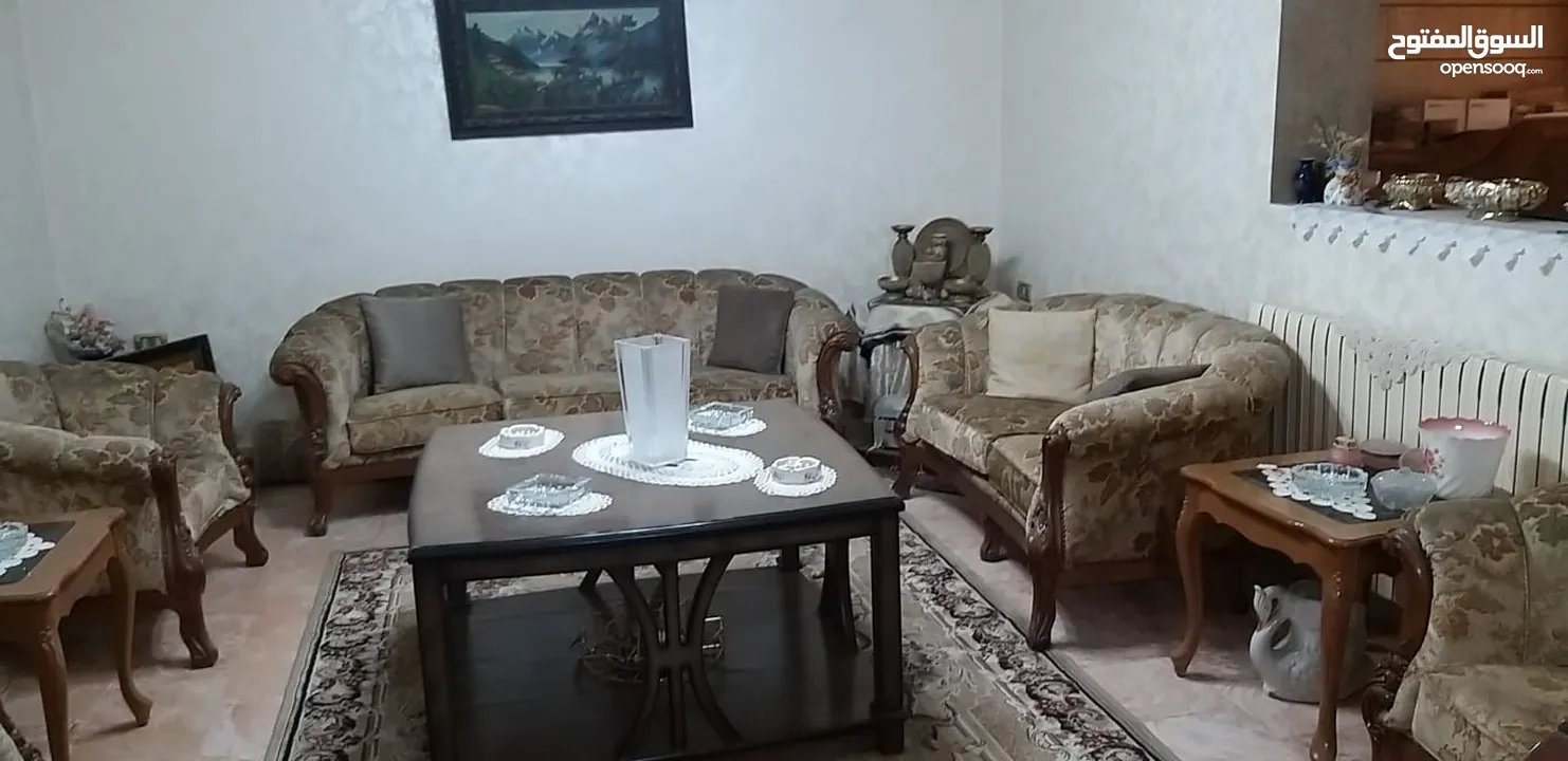طقم كنب وطاولة سفرة للبيع