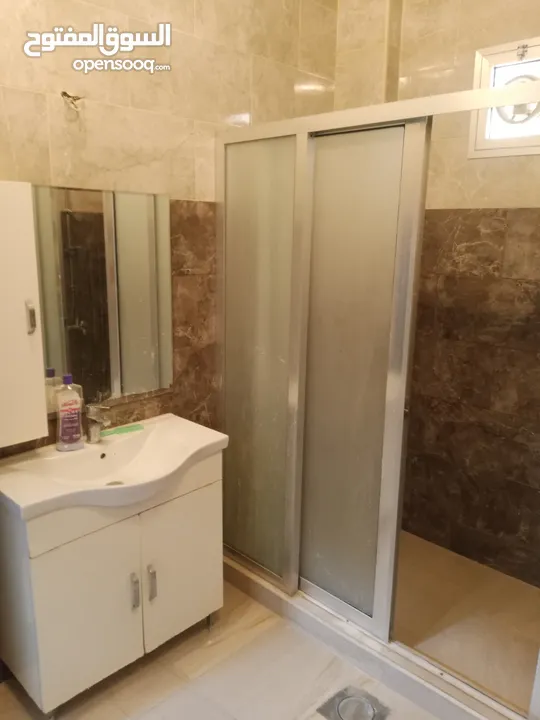 شقق  للبيع الزرقاء الجديده شارع 16بمساحات متعدده