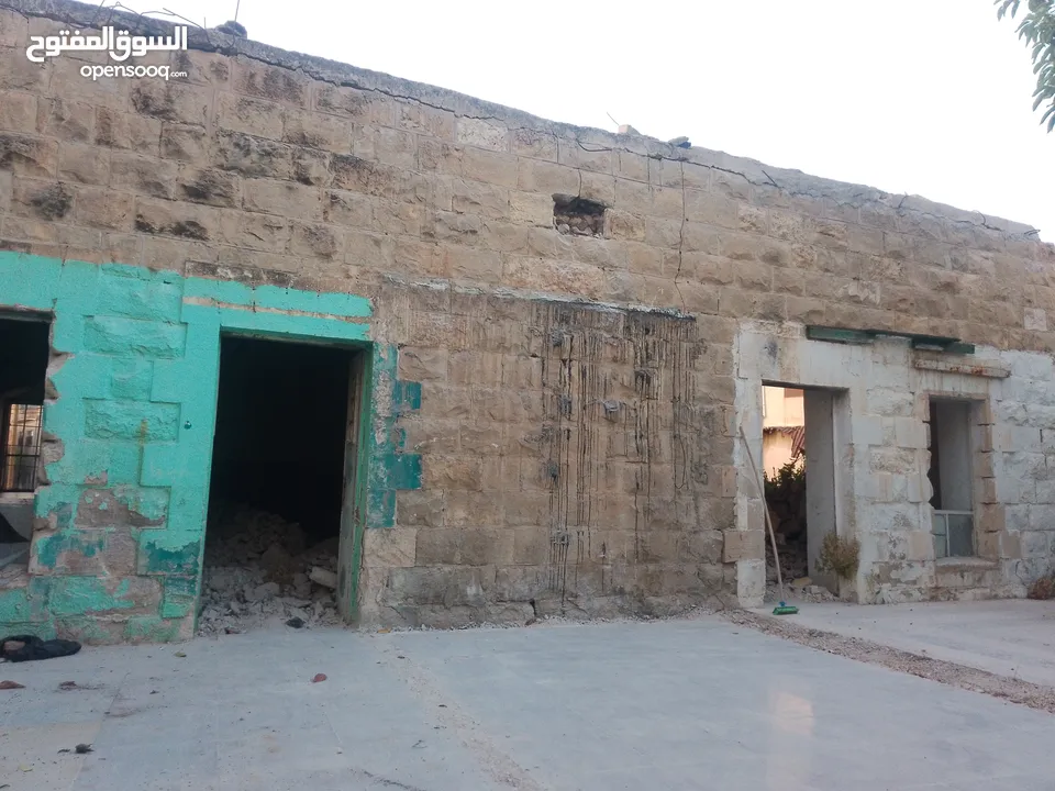 حجر طبيعي قديم للبيع – مع الفك أو بدون – الموقع إربد
