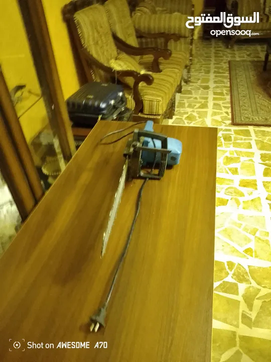 منشار كبير كهرباء لقطع الاشجار