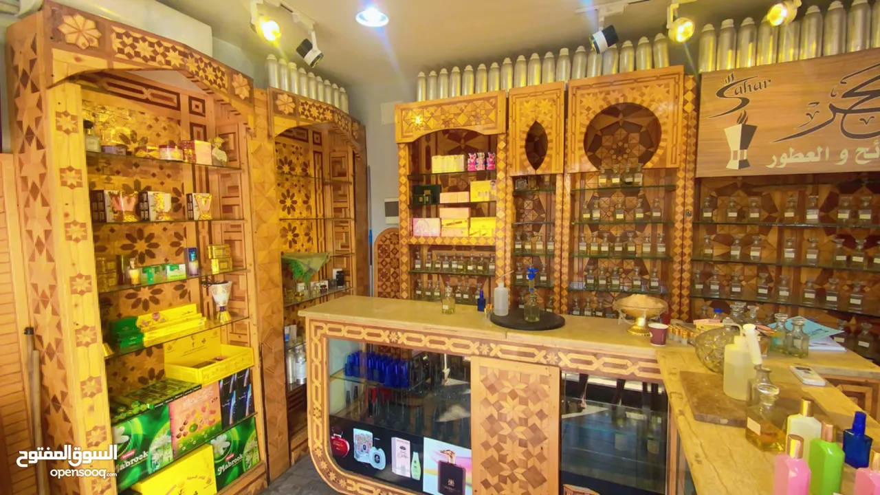 ديكور محل عطور زيتية خشبي لوح معالج النقشة الاسلامية