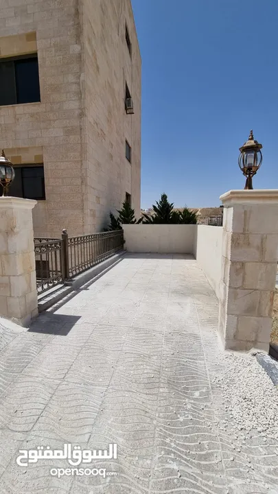 شقة حديثة للبيع 165 م2 طابق اول من المالك