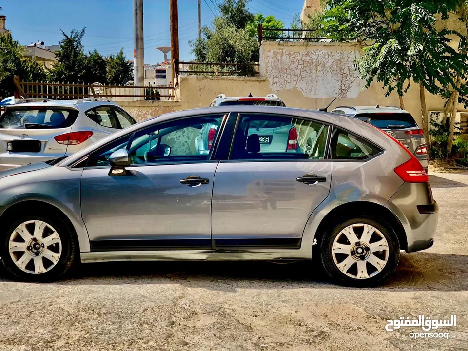 ستروين موديل C4 2011 للبيع بسبب السفر بسعر مغري كاش فقط ماتور 1600 cc لون فيراني الفحص مرفق في الصور