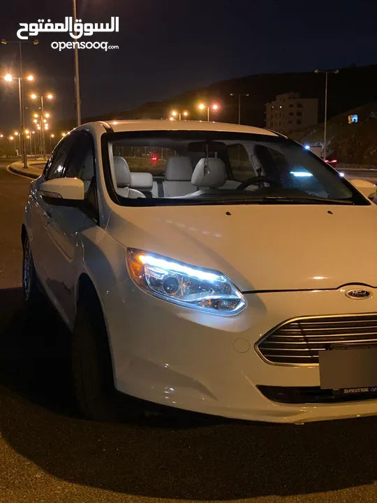 فورد فوكس كهرباء 2015 نظيفة جداً للبيع بسعر ممتاز