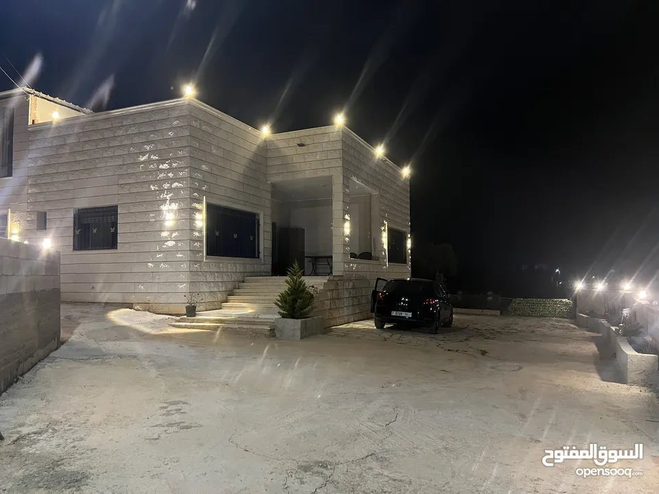 بيت مستقل للبيع ذو اطلالة رائعه