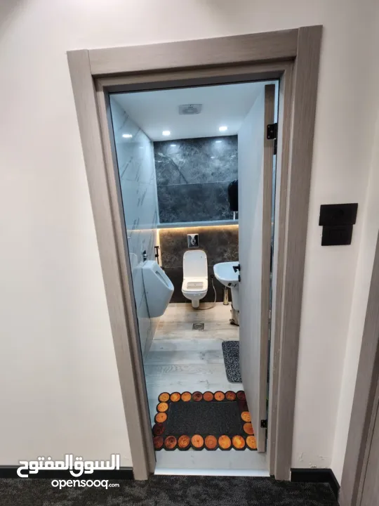 مكتب فخم للإيجار أو البيع