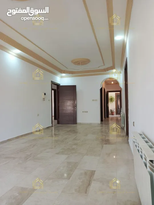 شقة مميزة - الجبيهة - 3نوم1ماستر - 220م - بلكونتين بإطلالــــه مميزة - قرب الخدمات العامة