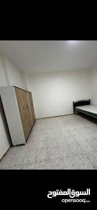 شقة مفروشة، غرفة مفروشة شاغرة لسيدة واحدة – سكن مشترك مع سيدتين ملتزمتين