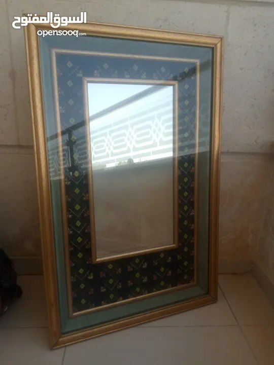مراة مع اطار خشبي مع تطريز يدوي فلاحي 98 طول وعرض 64 سم