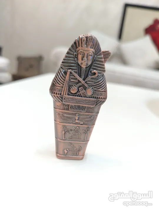 ولاعة معدنية فريدة من نوعها لتوت عنخ آمون