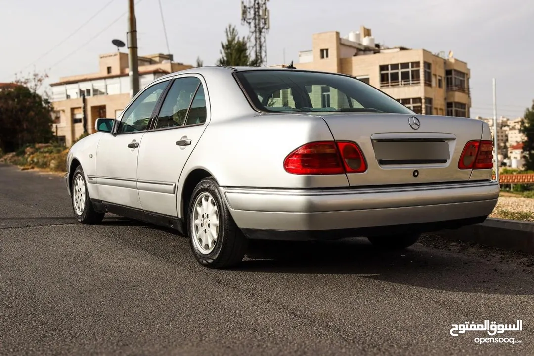 مرسيدس E200  موديل 1999 فل مع فتحة